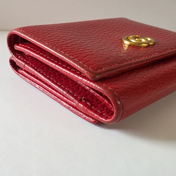 SOLD Gucci GG Marmont Red Pebbled Leather Trifold Wallet – Entrupy Authenticated - Picture 4 of 12